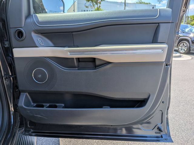 Used 2024 Ford Expedition Limited RWD image 43