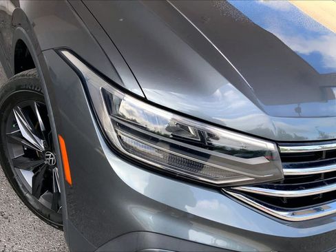 Used 2023 Volkswagen Tiguan SE w/ Panoramic Sunroof Package FWD image 29