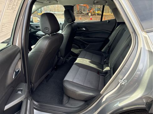 Used 2024 Chevrolet Trax LT w/ Driver Confidence Package image 11