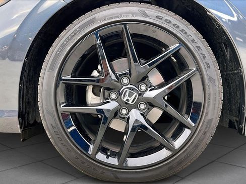 Used 2025 Honda Civic Sport image 10