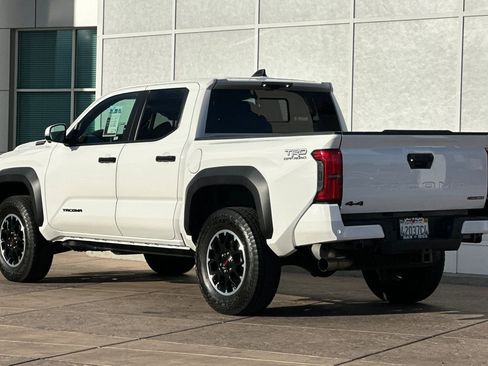 Used 2024 Toyota Tacoma TRD Off-Road image 6