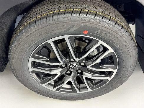 New 2026 Toyota Corolla Cross XLE image 31