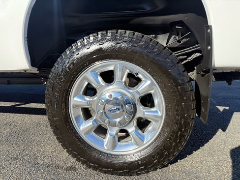 Used 2015 Ford F350 Lariat w/ Chrome Package image 9