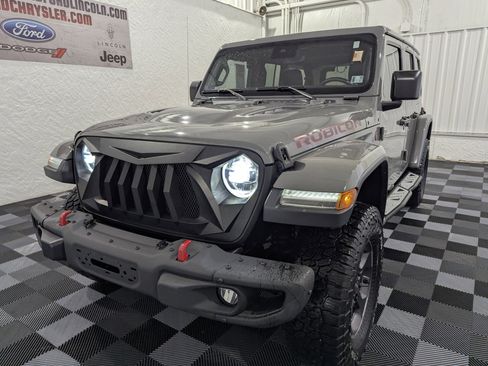 Used 2019 Jeep Wrangler Unlimited Rubicon w/ Dual Top Group AWD/4WD image 2