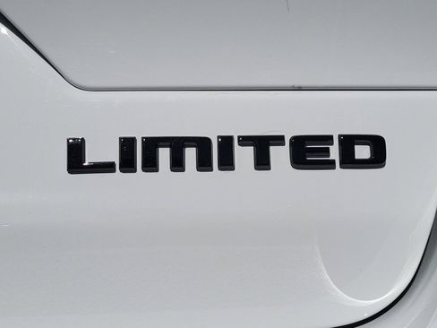 New 2025 Jeep Grand Cherokee Limited w/ Black Appearance Package image 29