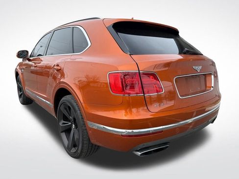 Used 2017 Bentley Bentayga image 4