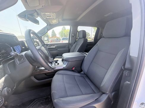 Used 2025 Chevrolet Silverado 2500 LT w/ Trail Boss Package AWD/4WD image 6