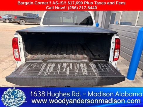 Used 2016 Nissan Frontier SV AWD/4WD image 6