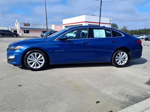 Used 2023 Chevrolet Malibu LT image 2