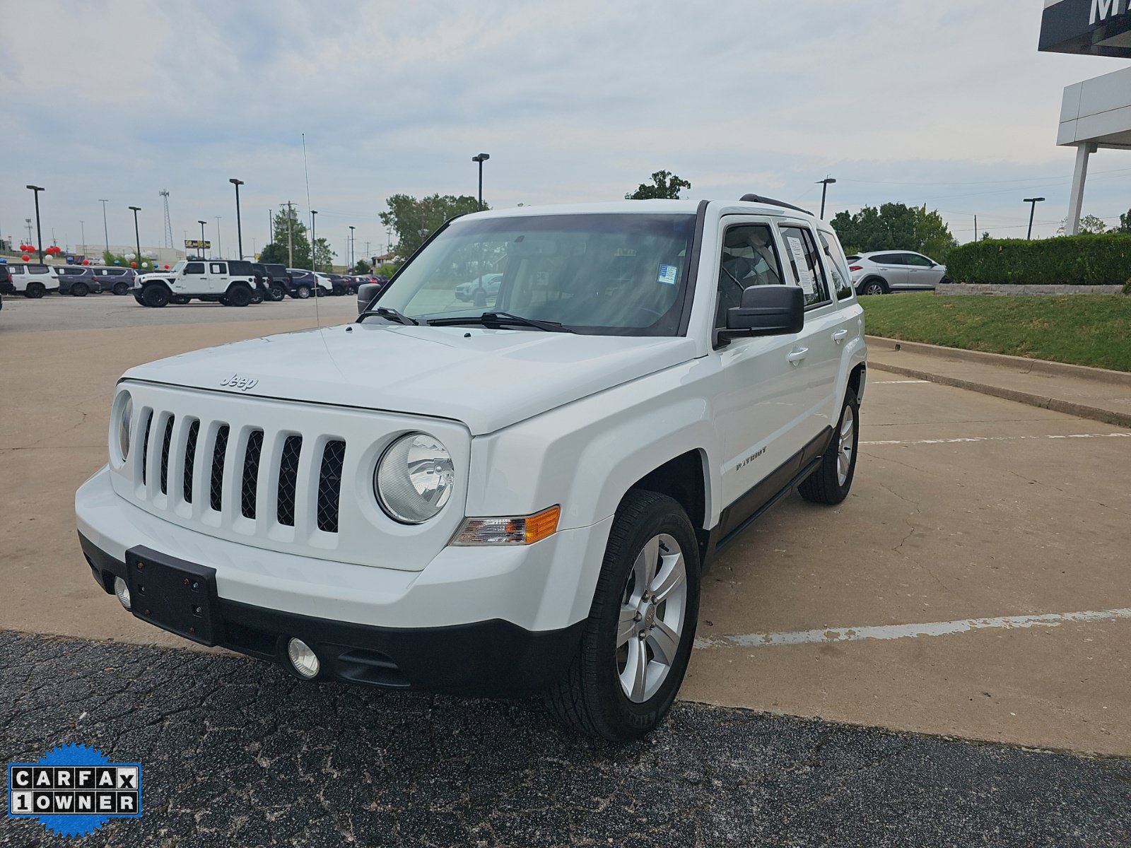 Used 2016 Jeep Patriot Latitude AWD/4WD image 10