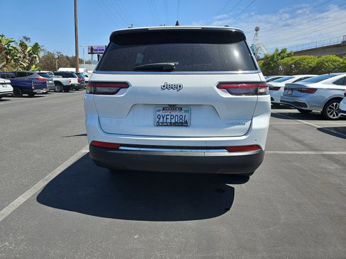 Used 2025 Jeep Grand Cherokee L Laredo RWD image 11