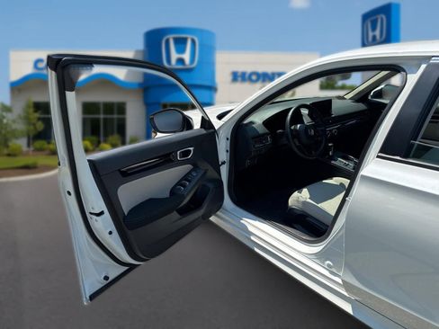 Used 2023 Honda Civic EX image 12