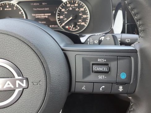 Used 2025 Nissan Pathfinder SV w/ SV Premium Package FWD image 20