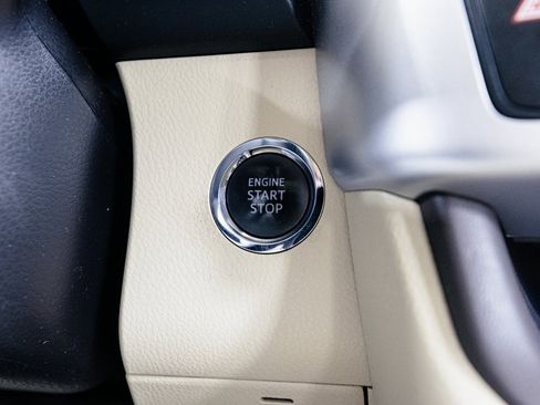 Used 2018 Toyota Highlander Limited image 16