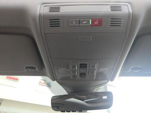 Used 2025 Volkswagen Jetta SEL image 23