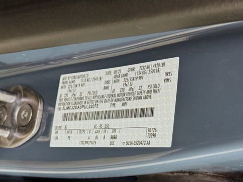 Used 2023 Lincoln Corsair Reserve image 32