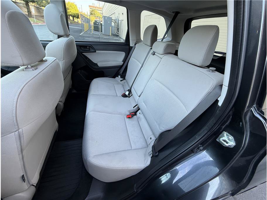 Used 2015 Subaru Forester 2.5i Premium w/ All-Weather Package AWD/4WD image 17