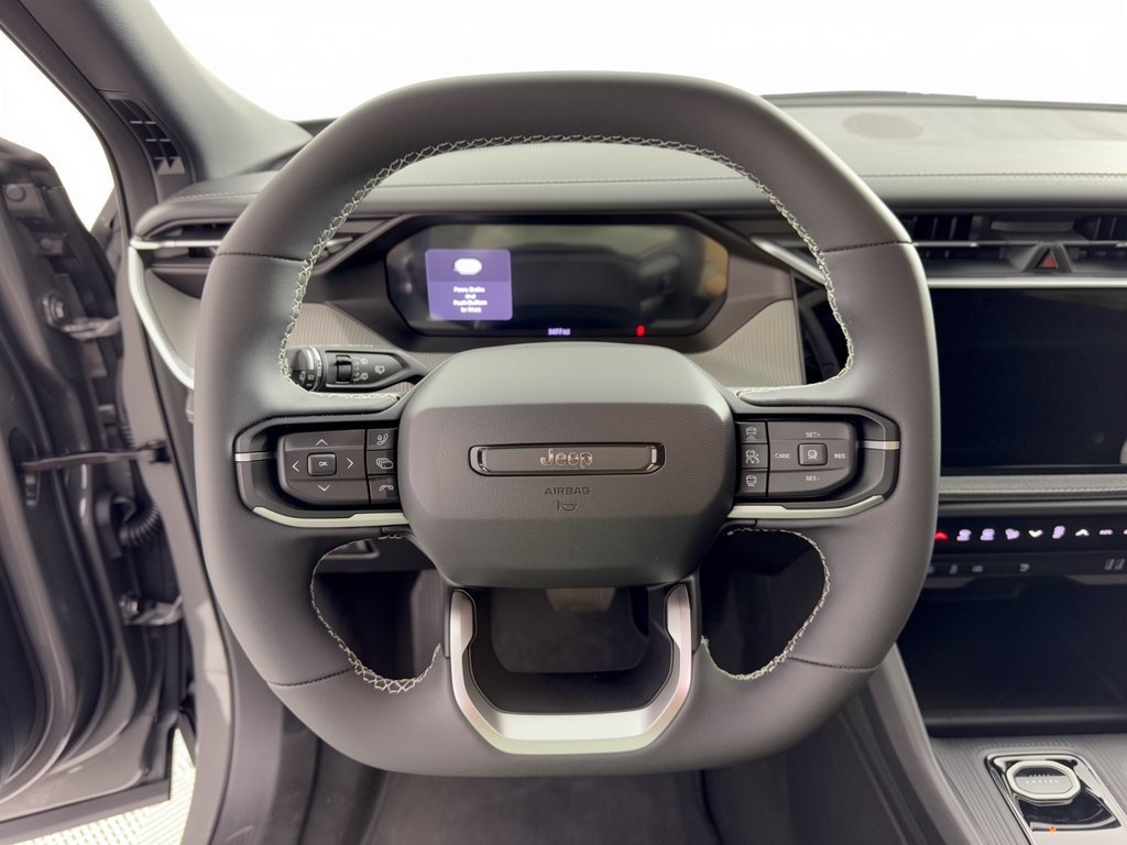 Used 2026 Jeep Cherokee Laredo AWD/4WD image 10