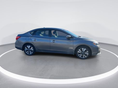 Used 2019 Nissan Sentra SV w/ Special Edition Package image 10