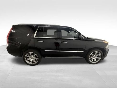 Used 2016 Cadillac Escalade Premium AWD/4WD image 6
