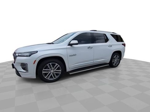 Used 2022 Chevrolet Traverse High Country FWD image 4