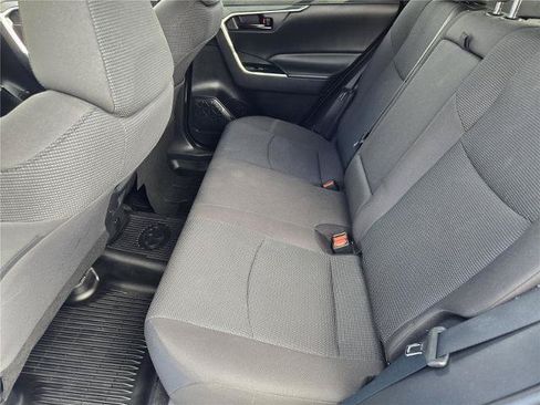 Used 2021 Toyota RAV4 LE FWD image 27