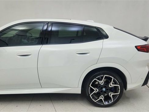Used 2025 BMW X2 M35i image 11