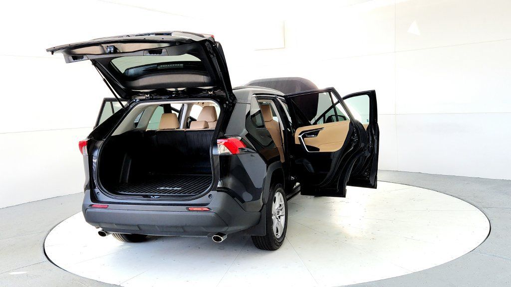Certified 2025 Toyota RAV4 XLE AWD/4WD image 11