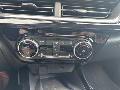 New 2025 Chevrolet Trax ACTIV w/ Sunroof Package image 18