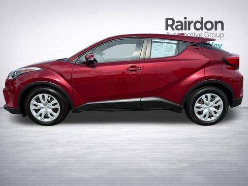 Used 2019 Toyota C-HR LE FWD image 4