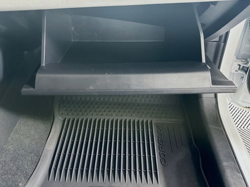 Certified 2025 Toyota Corolla LE FWD image 31