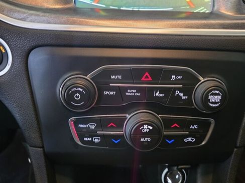 Used 2017 Dodge Charger R/T image 19