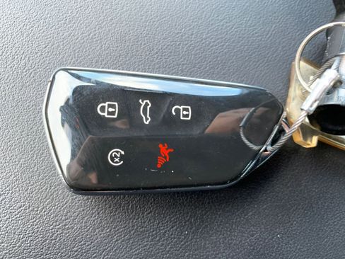 Used 2025 Volkswagen Atlas Cross Sport SE image 22