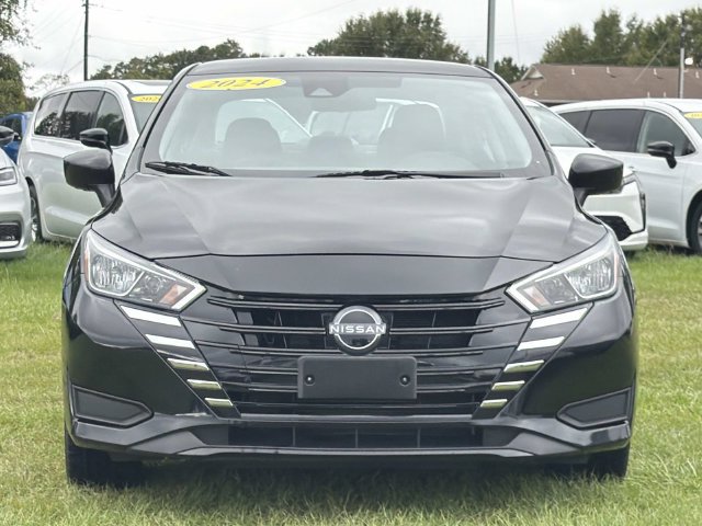 Used 2024 Nissan Versa SV FWD image 3