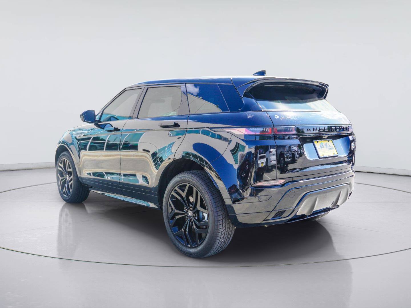 Used 2023 Land Rover Range Rover Evoque R-Dynamic SE AWD/4WD image 5