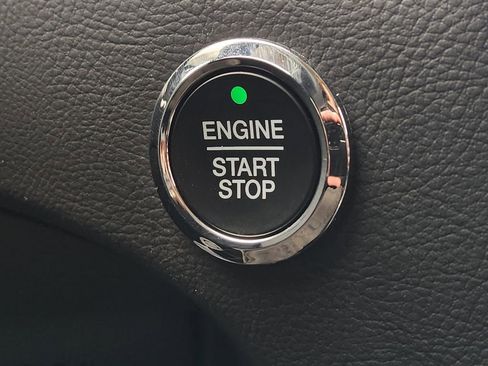 Used 2024 Ford Edge SEL image 21