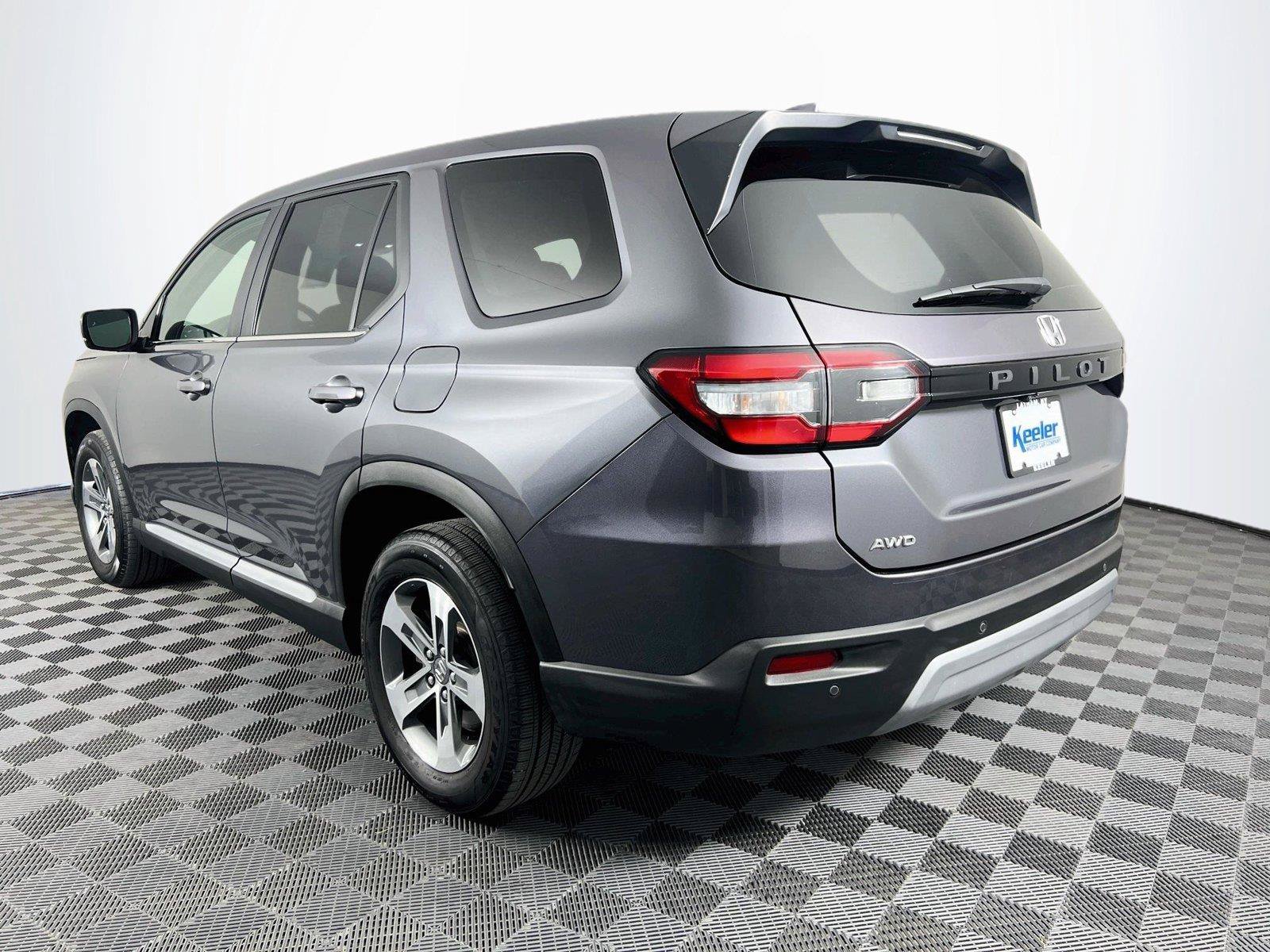 Used 2024 Honda Pilot EX-L image 4