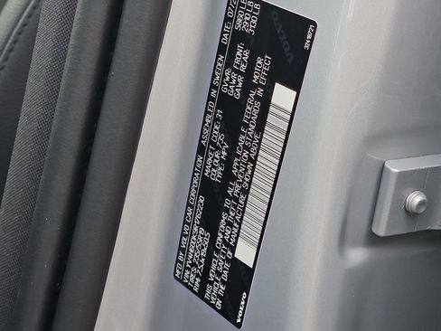 Certified 2024 Volvo XC60 T8 Core w/ Protection Package Premier image 27