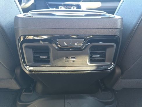 Used 2024 GMC Sierra 1500 AT4 w/ Technology Package image 7