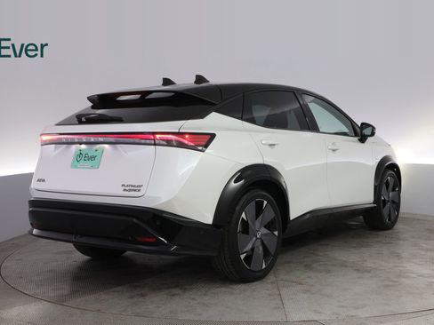 Used 2023 Nissan Ariya AWD/4WD image 3