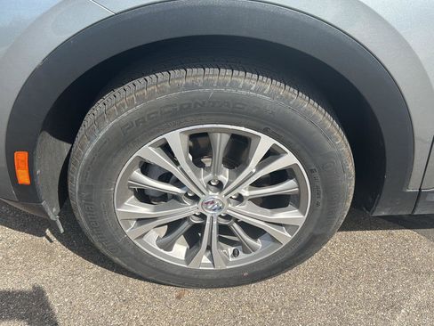 Used 2023 Buick Envision Preferred AWD/4WD image 9