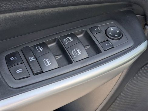 Used 2022 Jeep Cherokee Latitude w/ Sun & Sound Group image 11