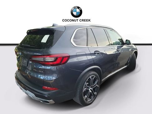 Used 2021 BMW X5 xDrive45e w/ Parking Assistance Package AWD/4WD image 4