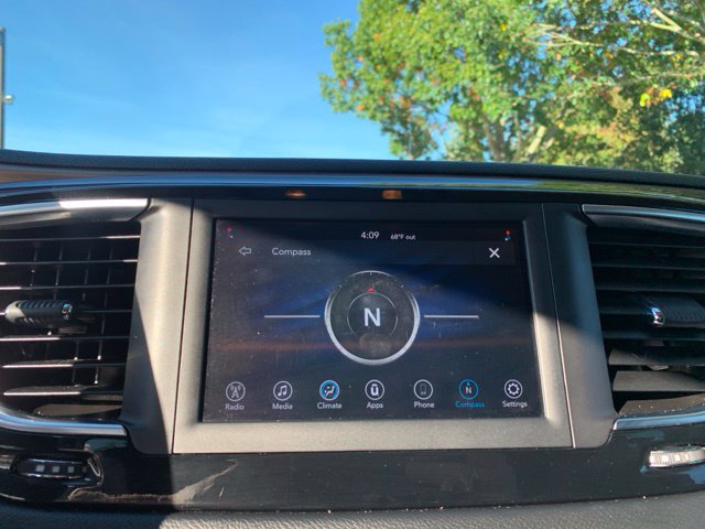 Used 2018 Chrysler Pacifica L FWD image 15