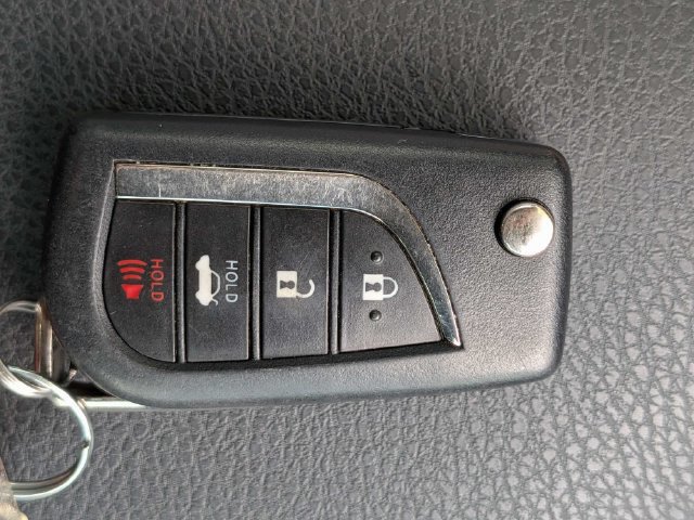 Used 2021 Toyota Camry SE FWD image 25