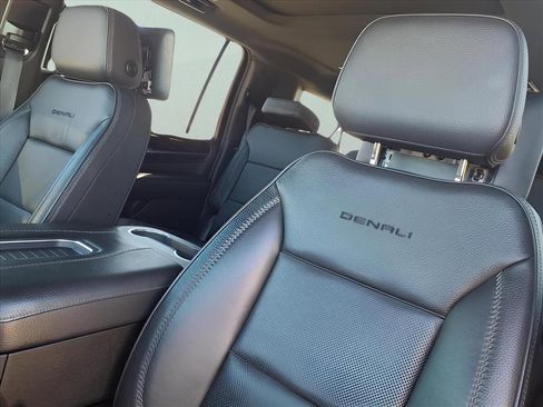 Used 2021 GMC Yukon XL Denali w/ Denali Ultimate Package image 17