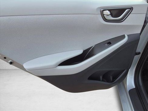 Used 2020 Hyundai Ioniq SE FWD image 21