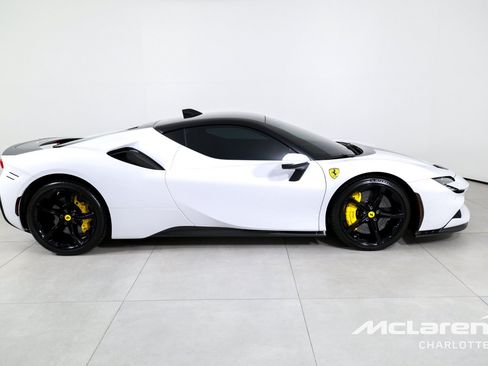 Used 2022 Ferrari SF90 Stradale AWD/4WD image 9
