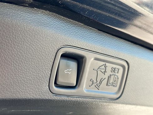 Certified 2024 Ford Expedition XLT image 31