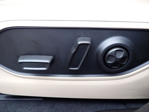 New 2025 Jeep Grand Cherokee Limited w/ MOPAR Finishing Package image 17